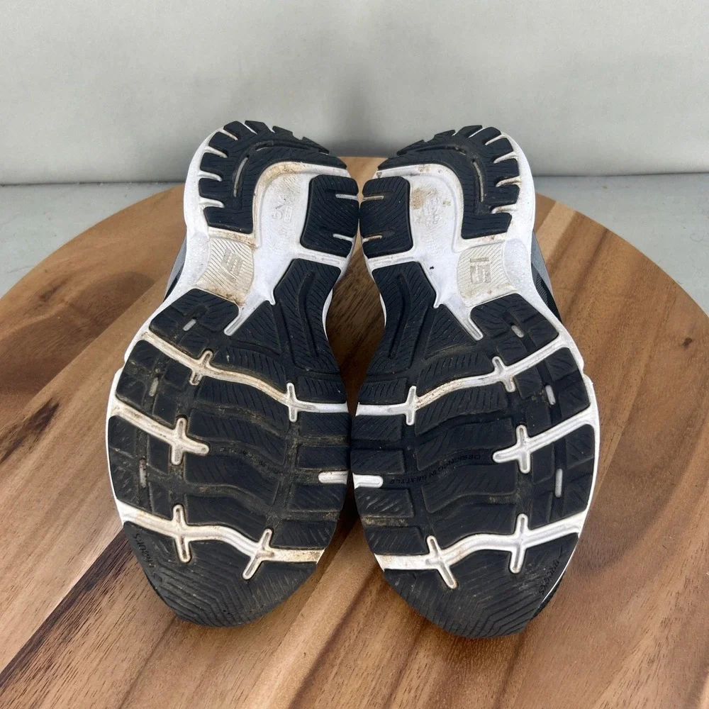 Brooks Ghost 15 Womens Running Shoes Black White 1203801B012 Size 6.5 Medium B